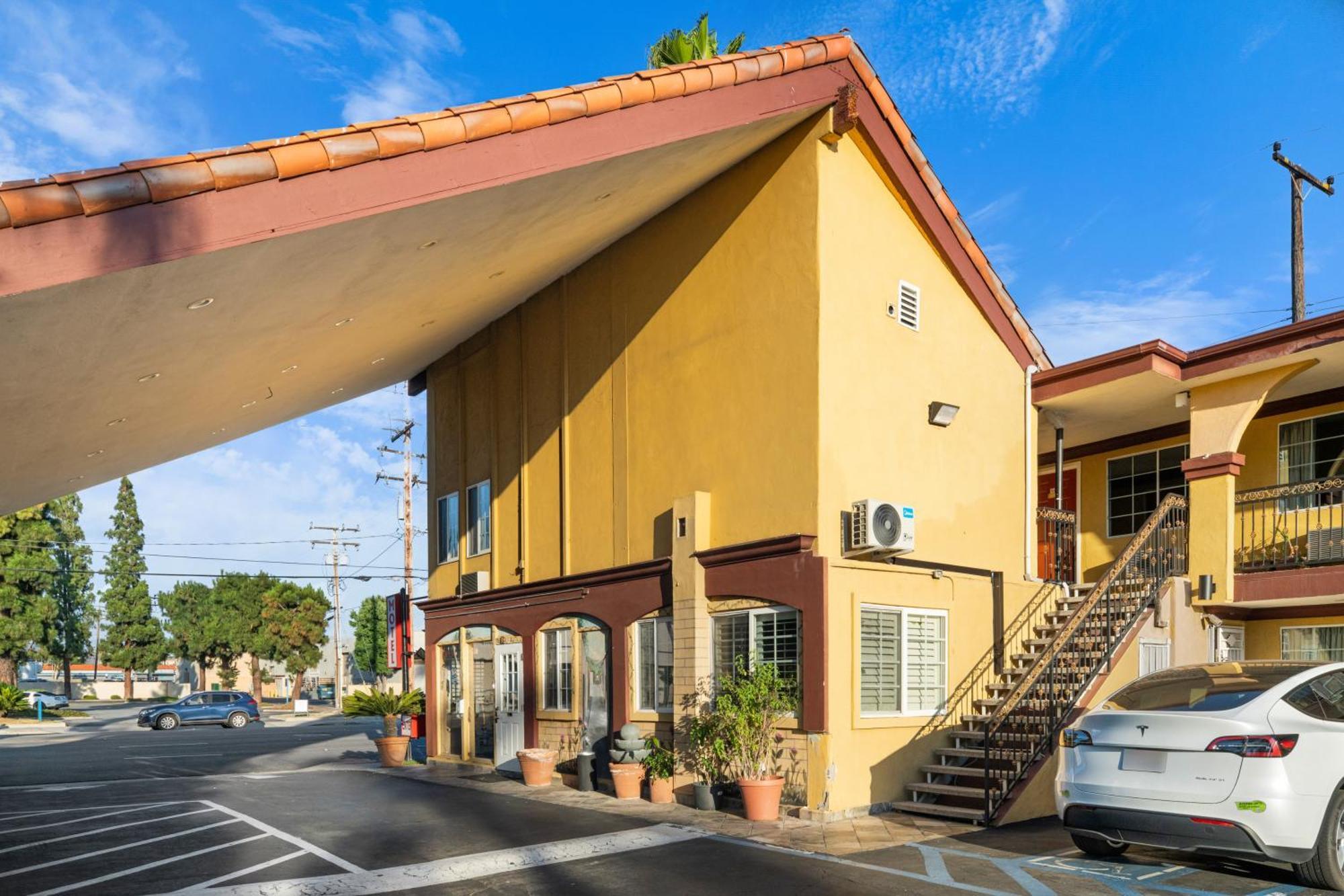 Sky Palm Motel - Orange Extérieur photo